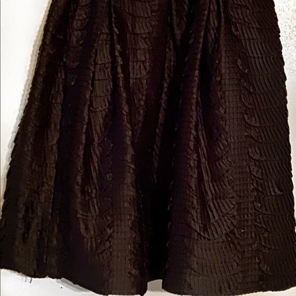 Black scalloped skirt - Picture 3 of 3